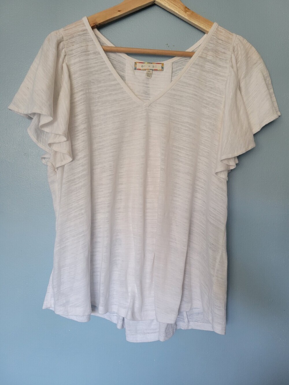 Eri + Ali Anthropologie White V-Neck Flutter Sleeve Top XS